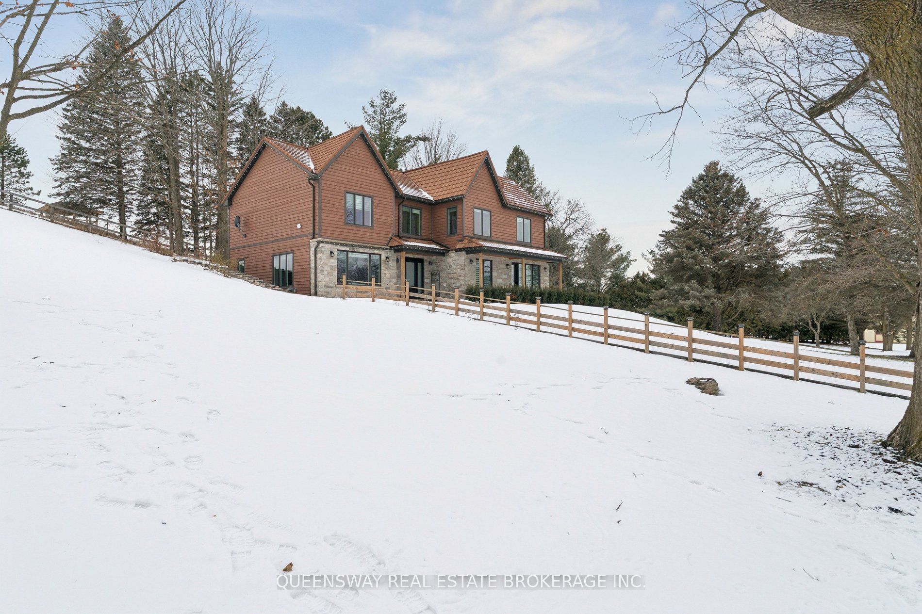 8388 Fifth Side Road Property Photo 6