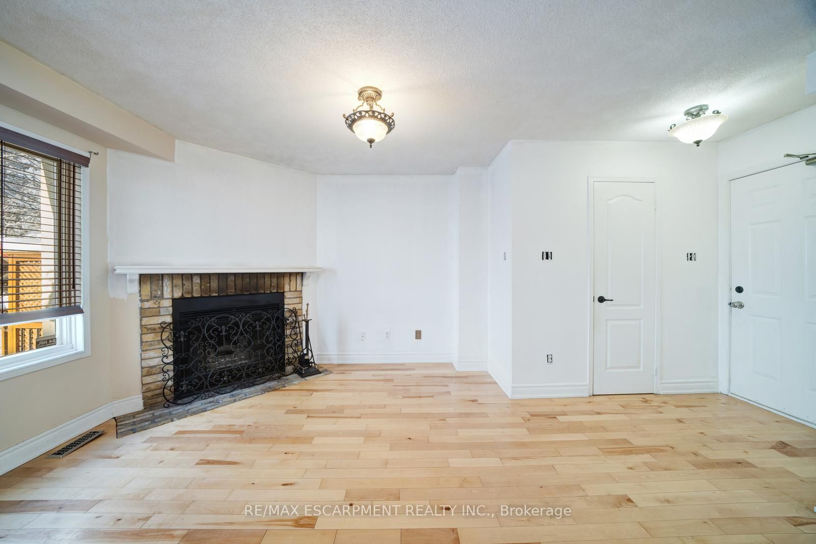 108 Olde Bayview Avenue Property Photo 6