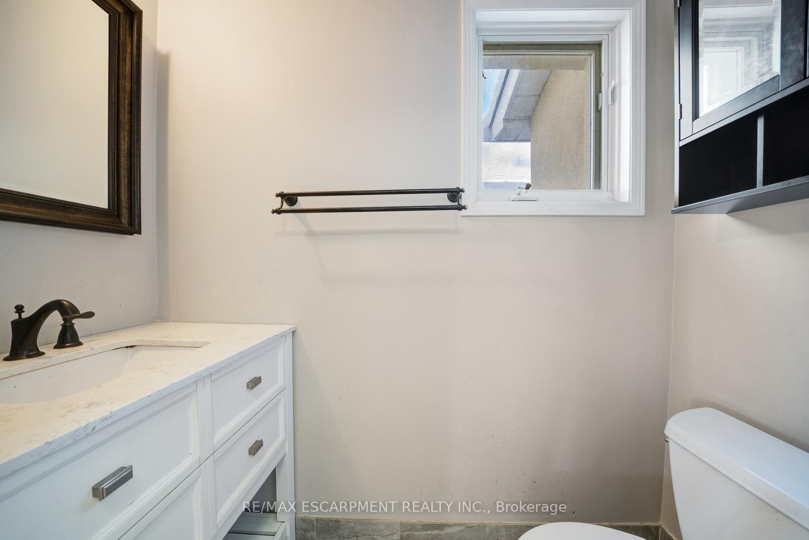 108 Olde Bayview Avenue Property Photo 11