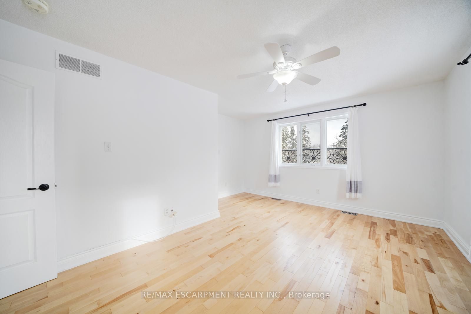 108 Olde Bayview Avenue Property Photo 14