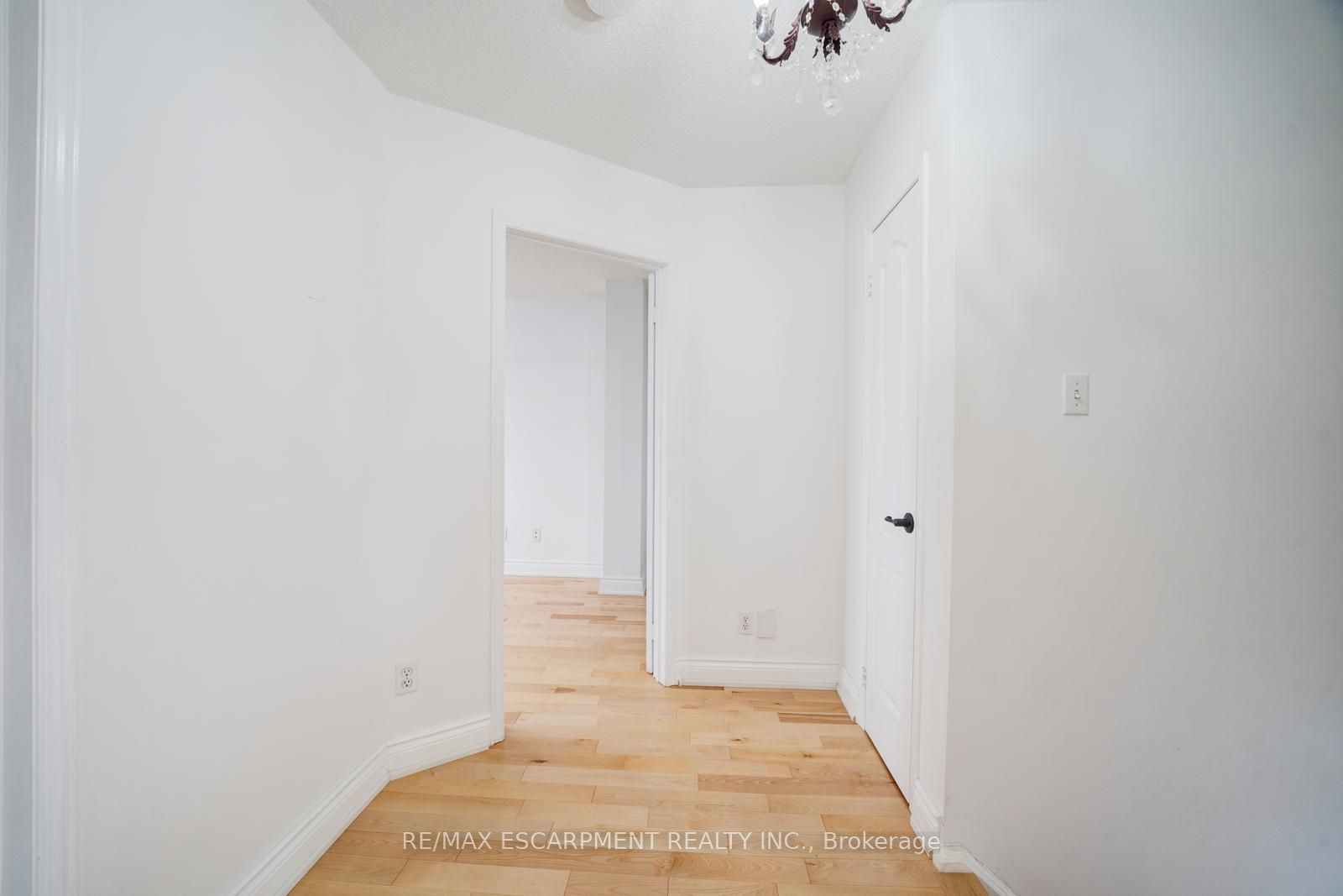 108 Olde Bayview Avenue Property Photo 18