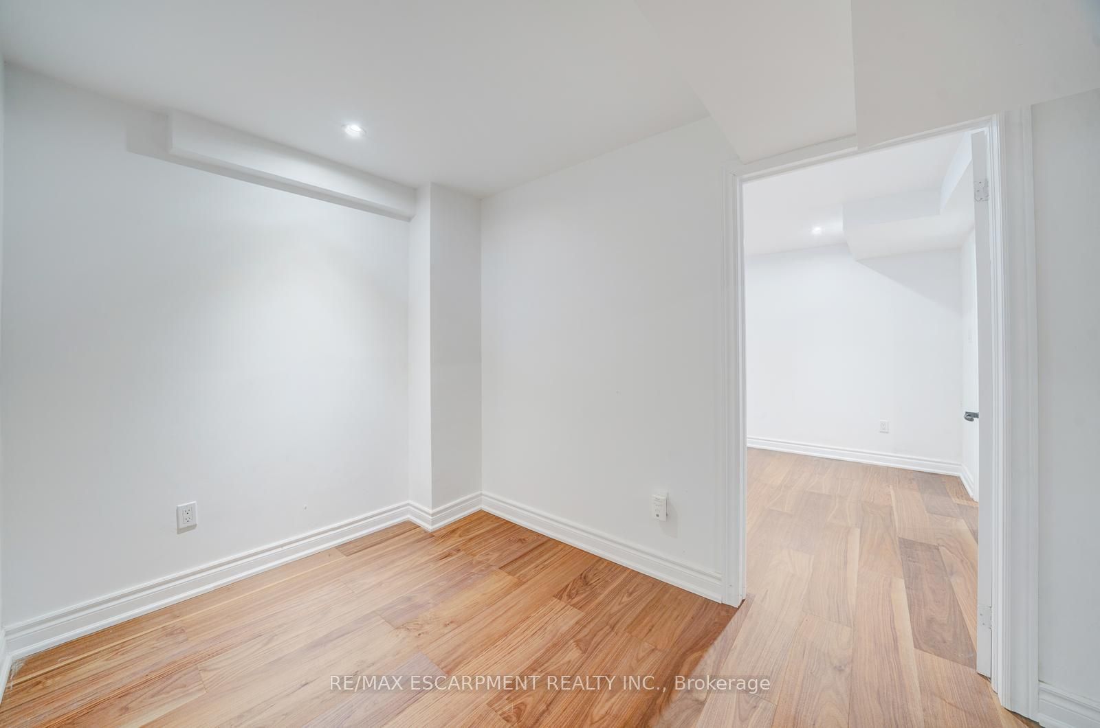 108 Olde Bayview Avenue Property Photo 30
