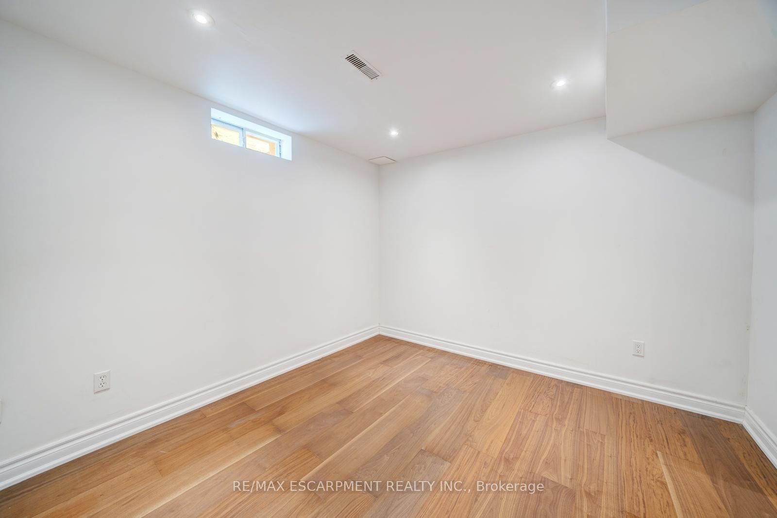 108 Olde Bayview Avenue Property Photo 31