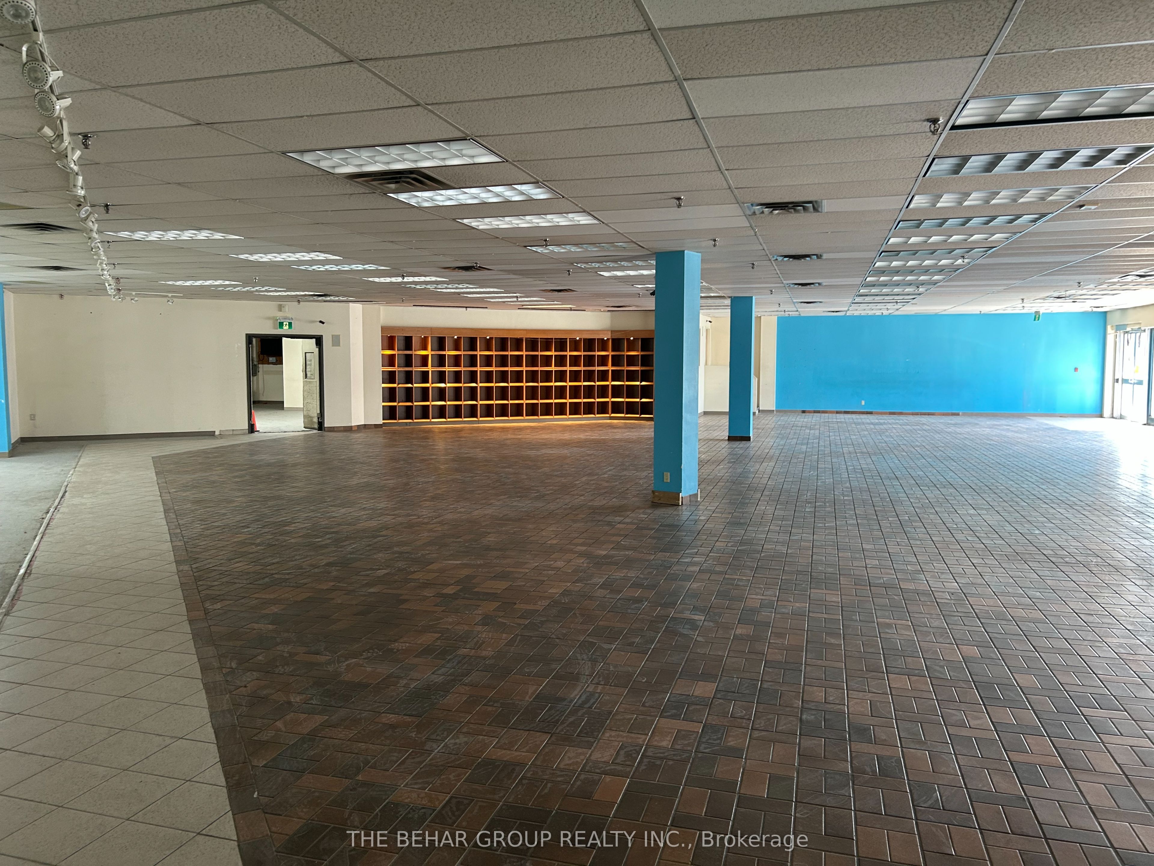 2180 Steeles Avenue W 10 Property Photo 2