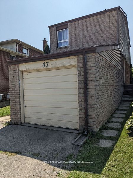 47 Riviera Drive Property Photo 2
