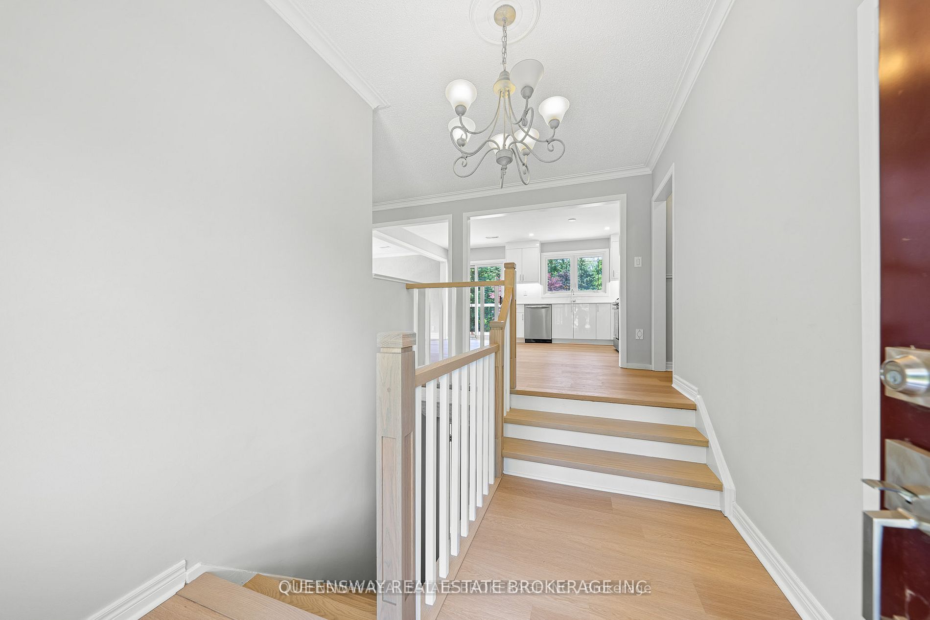 1268 15th Side Road Property Photo 4