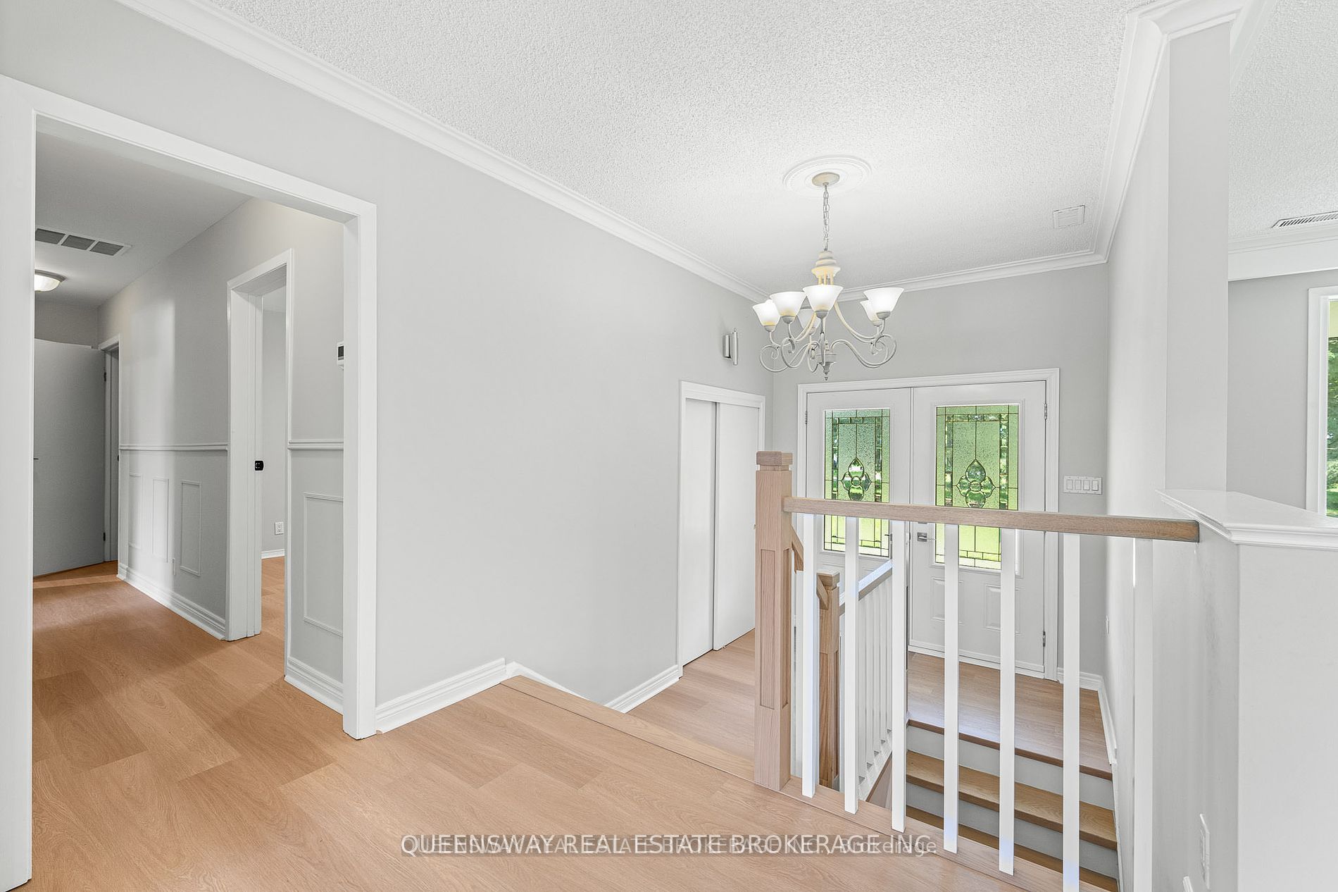1268 15th Side Road Property Photo 6