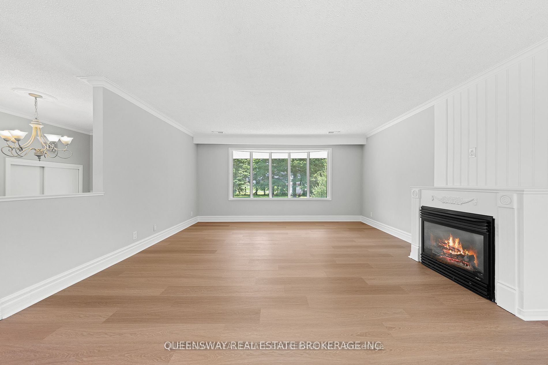 1268 15th Side Road Property Photo 9