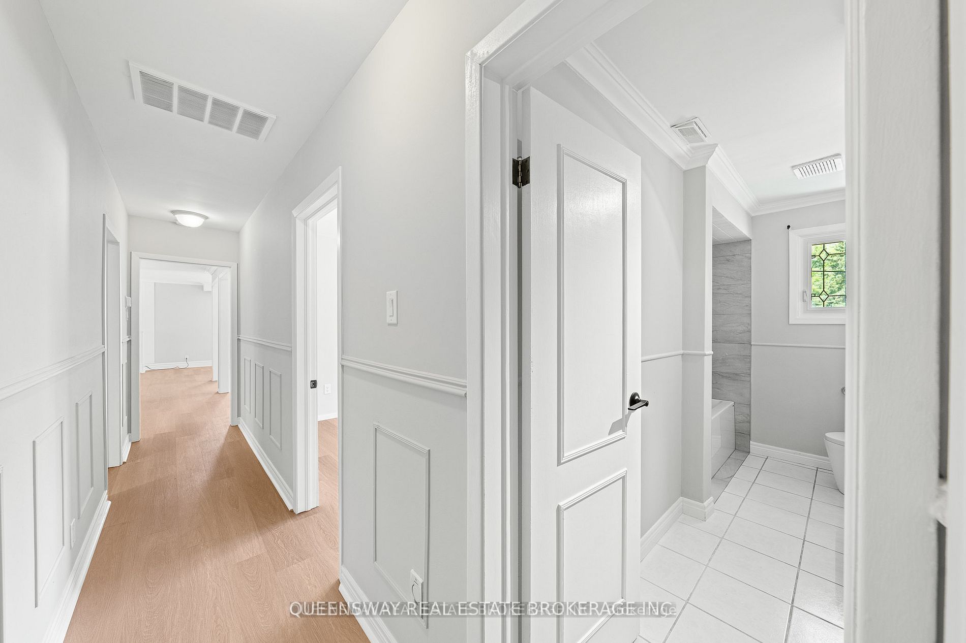 1268 15th Side Road Property Photo 15