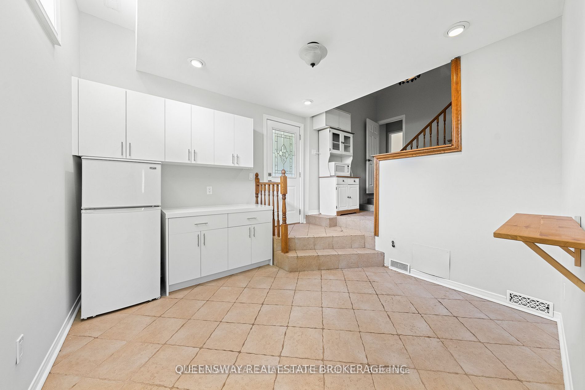 1268 15th Side Road Property Photo 22
