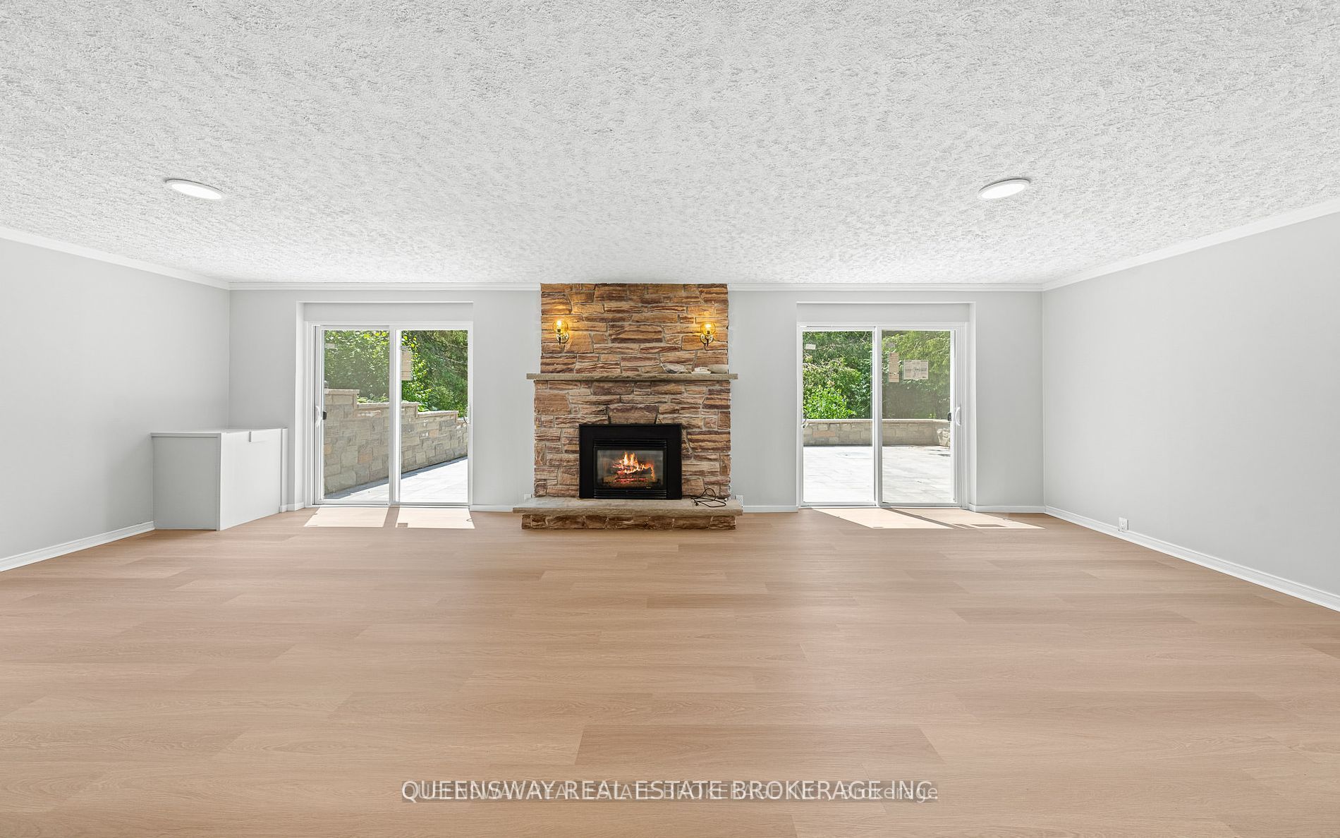1268 15th Side Road Property Photo 26