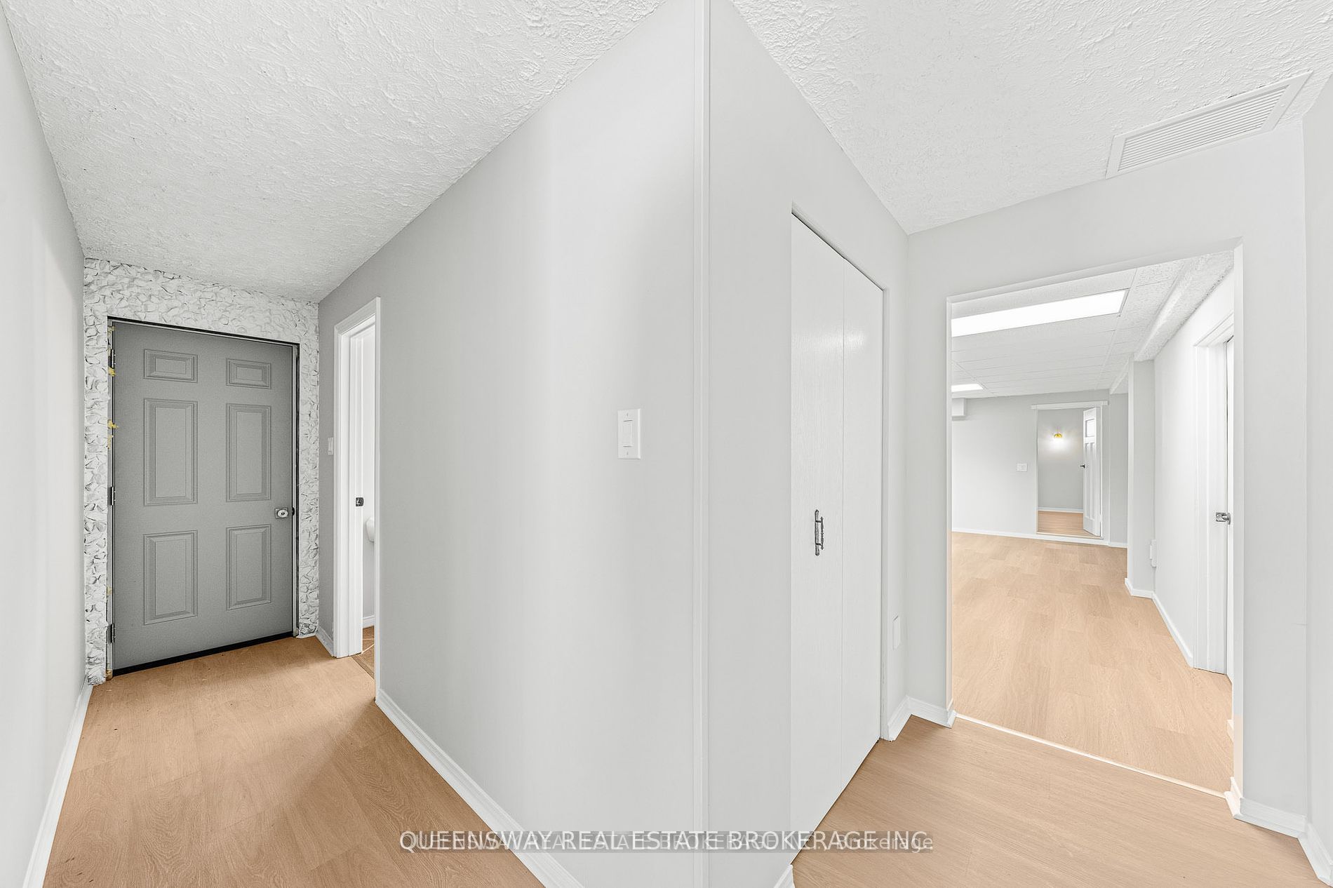 1268 15th Side Road Property Photo 27