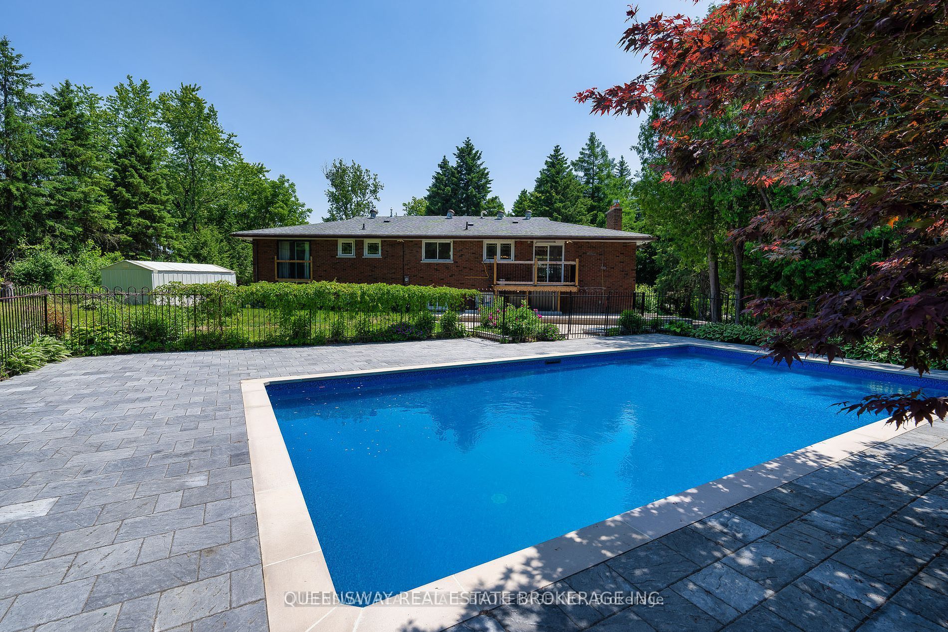 1268 15th Side Road Property Photo 34