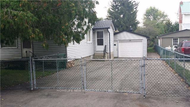 39 Windsor Drive Property Photo 2