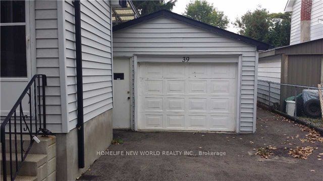 39 Windsor Drive Property Photo 3