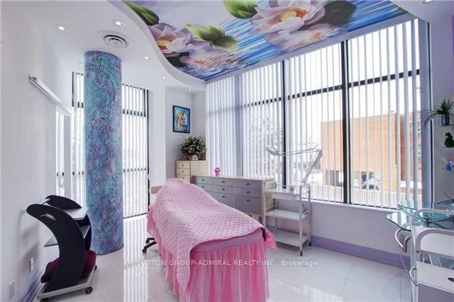 10376 Yonge Street 208 Property Photo 7