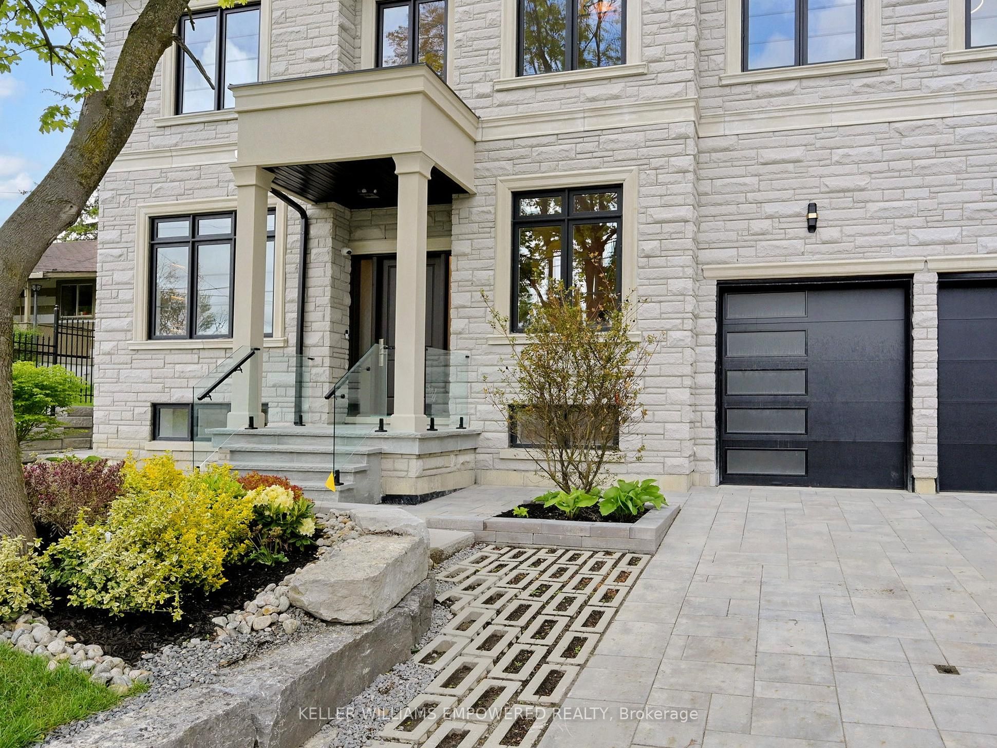 69 Snively Street Property Photo 6