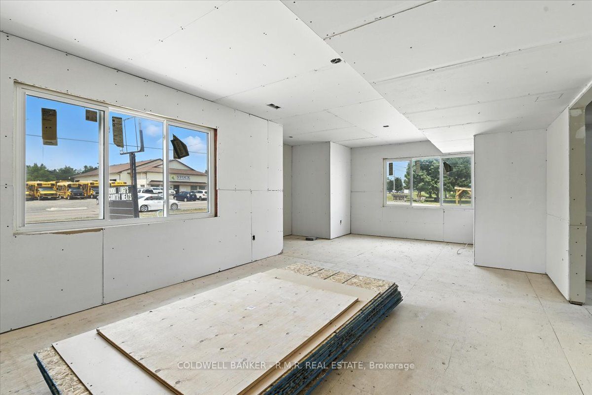 31 Centre Street #1 Property Photo 2