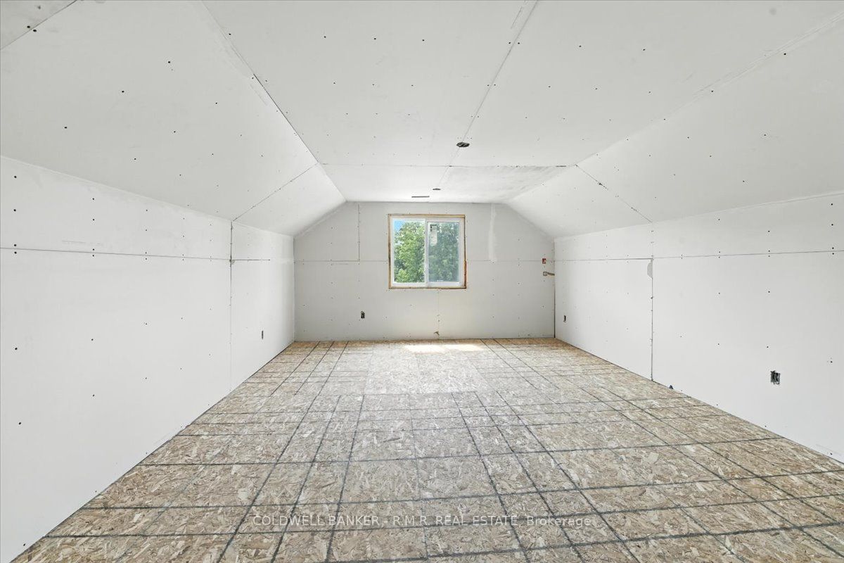 31 Centre Street #1 Property Photo 3
