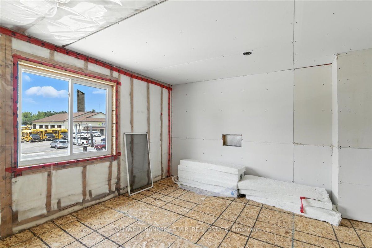 31 Centre Street #1 Property Photo 4