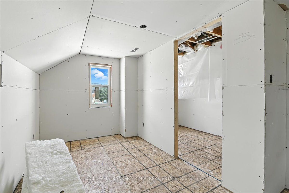 31 Centre Street #1 Property Photo 6