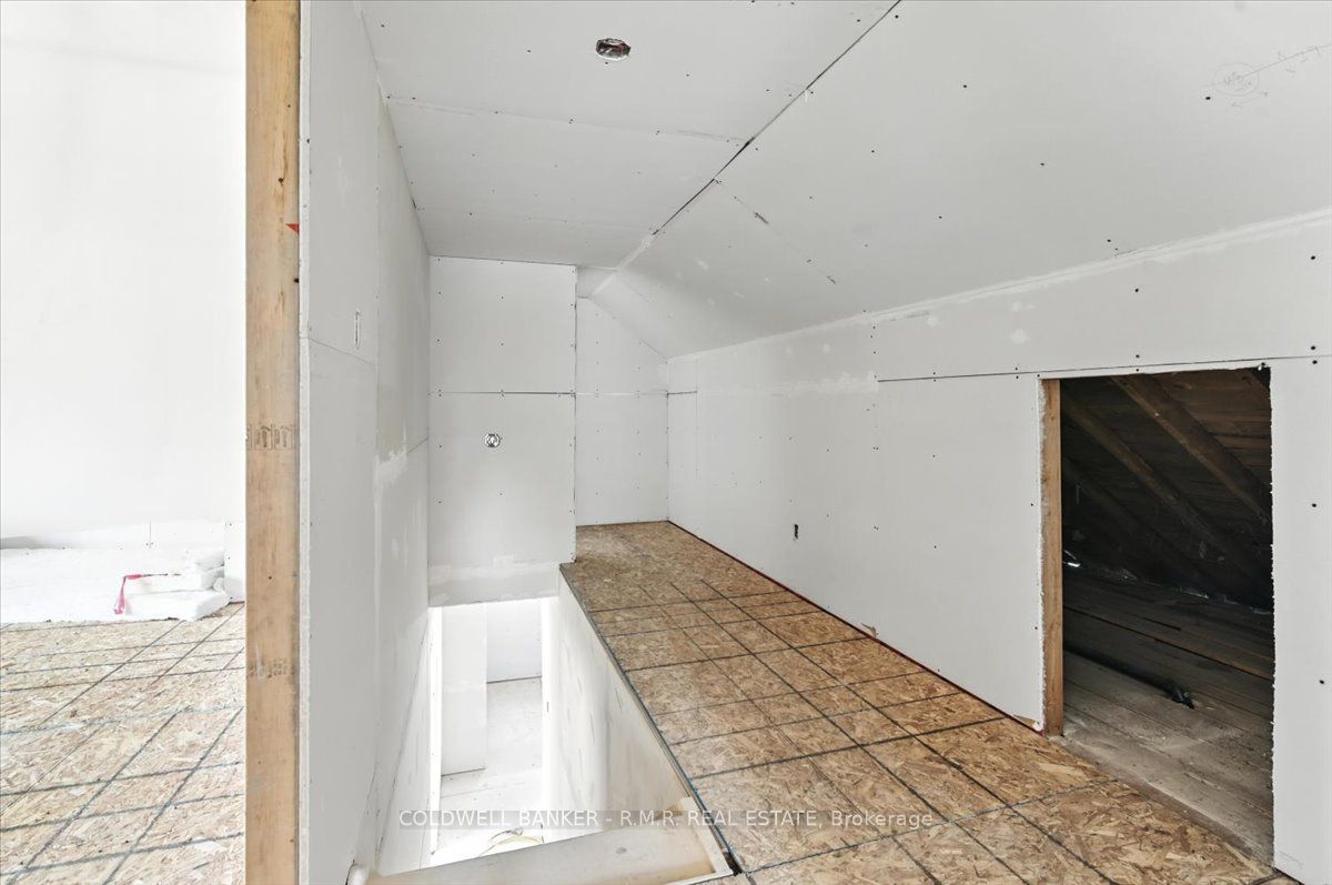 31 Centre Street #1 Property Photo 8
