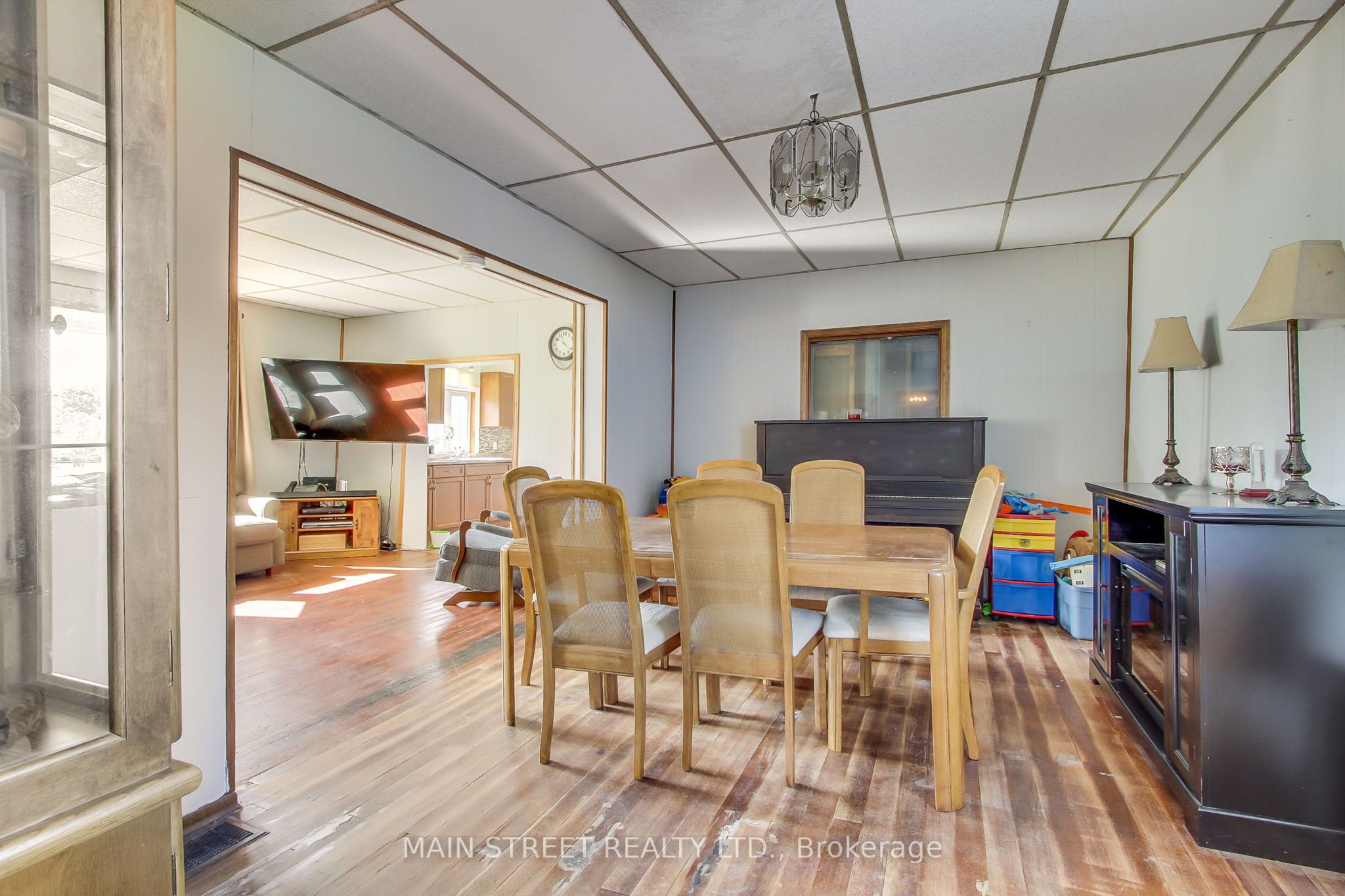 5984 3rd Line Property Photo 7