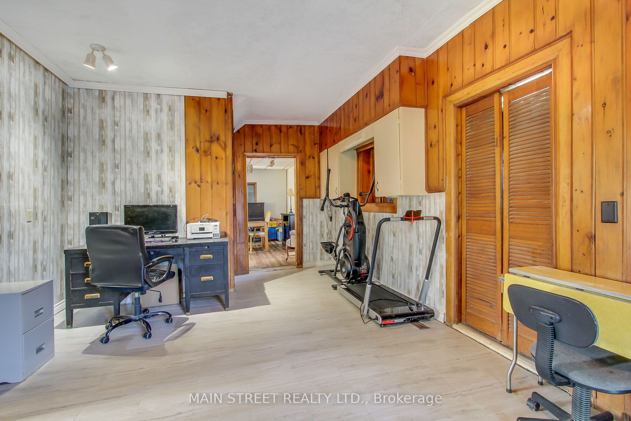 5984 3rd Line Property Photo 13