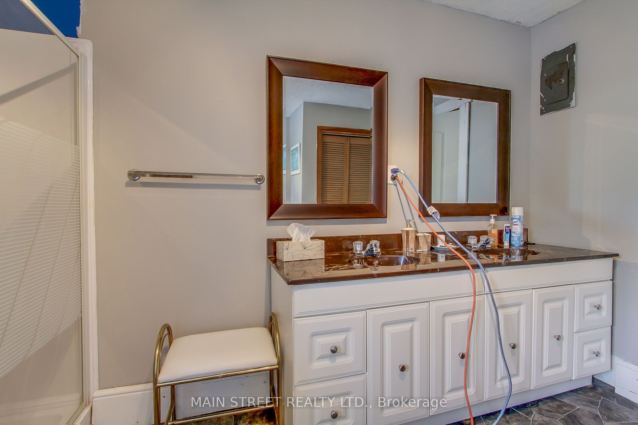 5984 3rd Line Property Photo 22