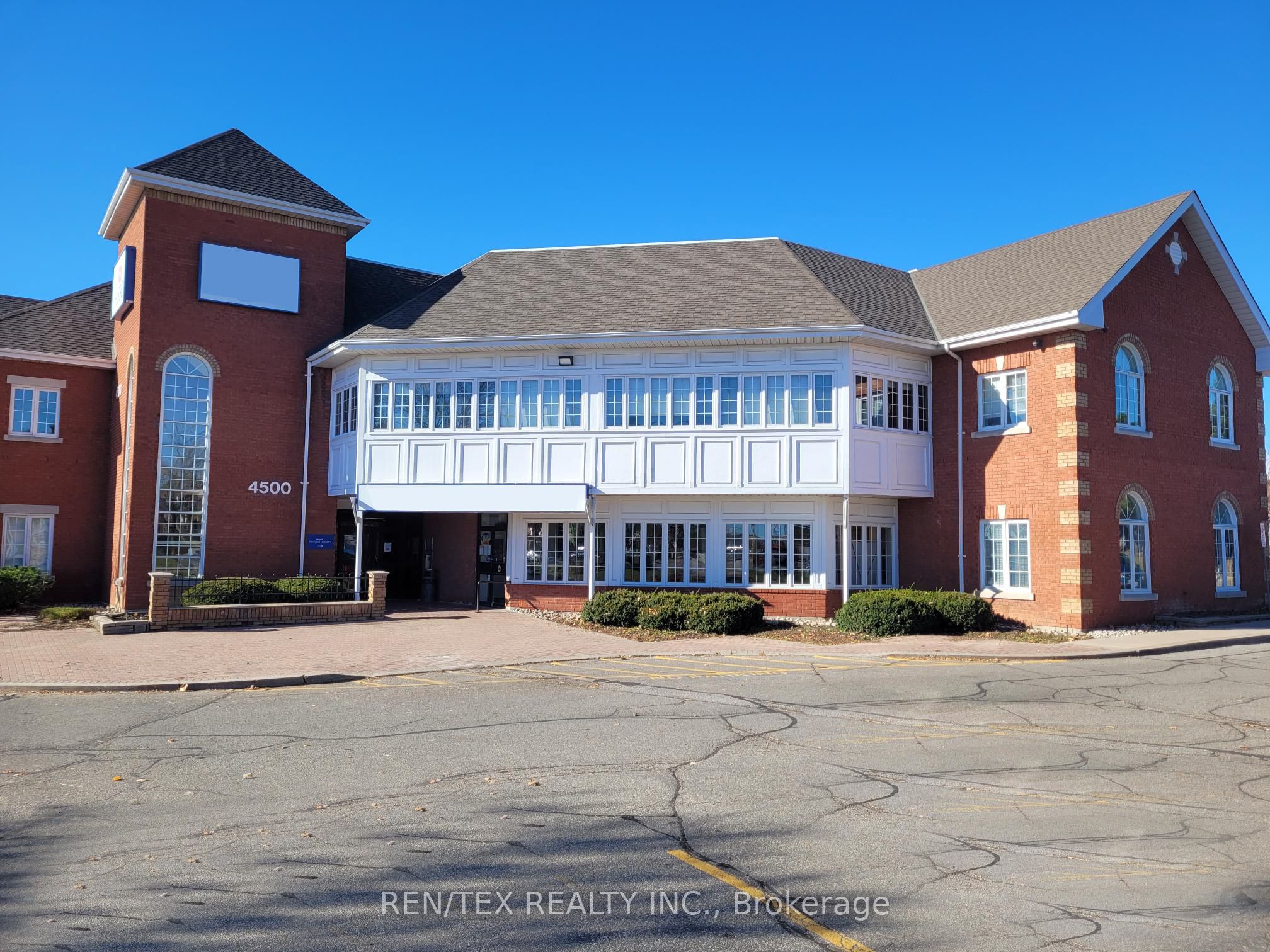 4500 Highway 7 121 Property Photo 1