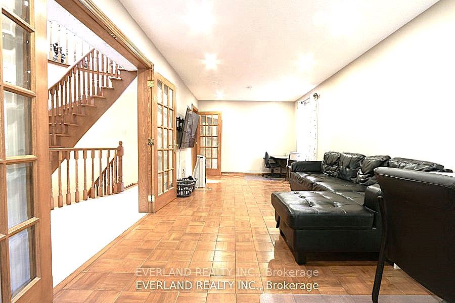 87 Kyla Crescent Property Photo 7