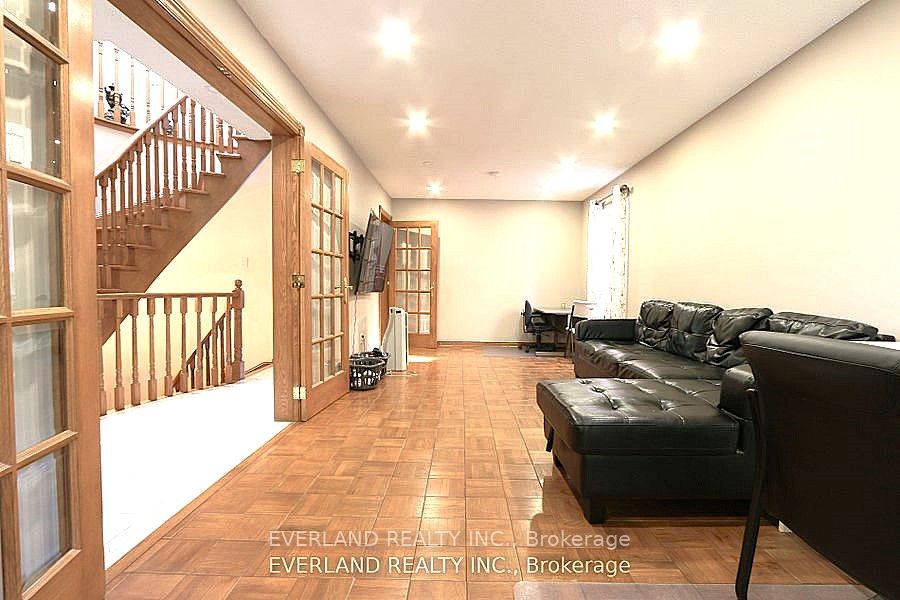 87 Kyla Crescent Property Photo 8