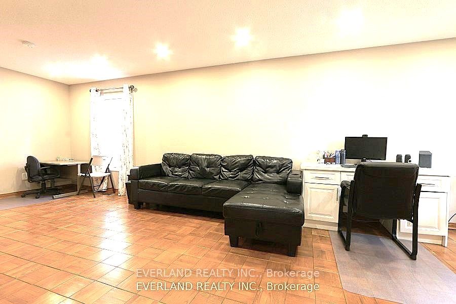 87 Kyla Crescent Property Photo 35