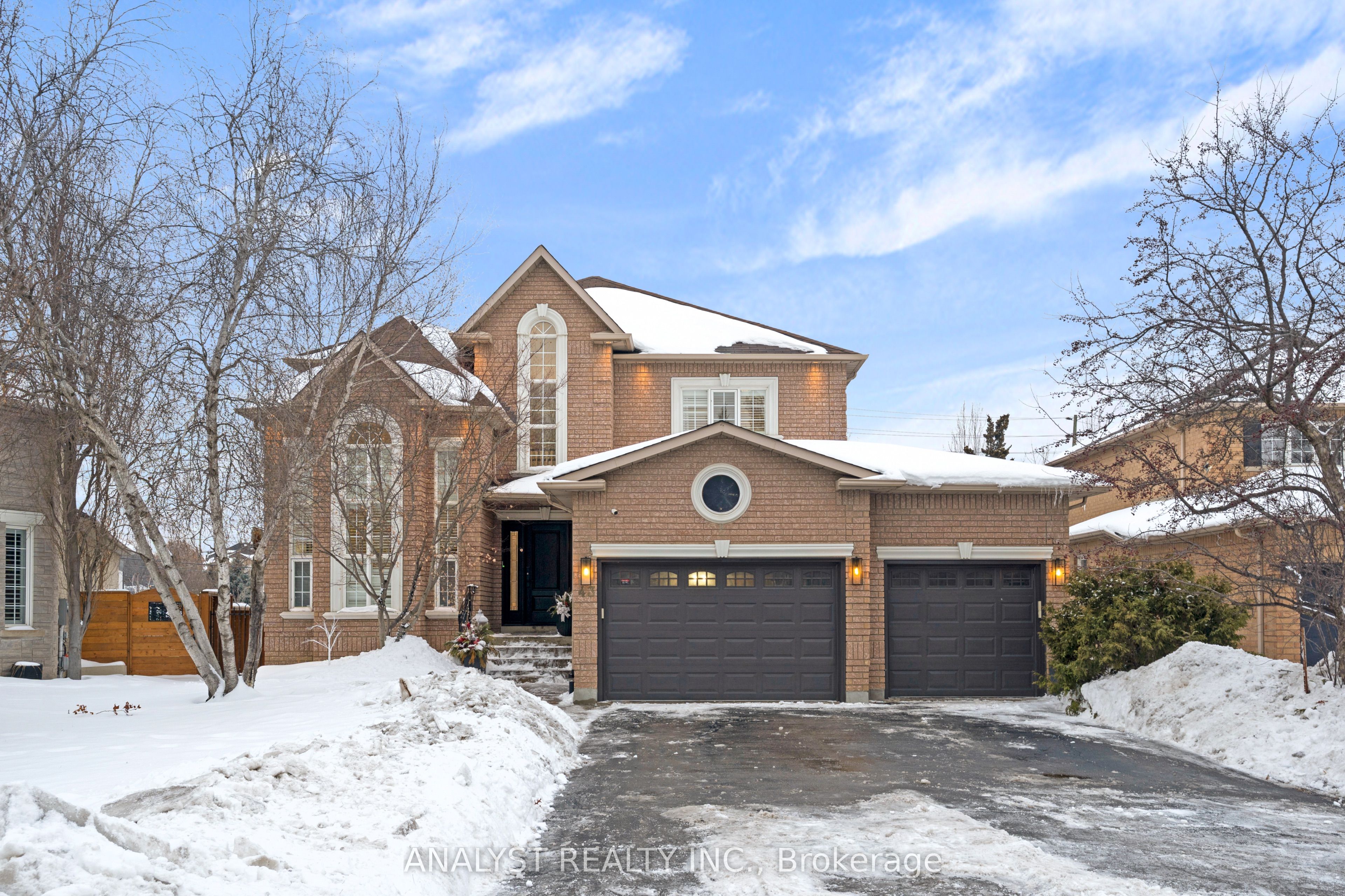 43 Carstad Crescent Property Photo 1