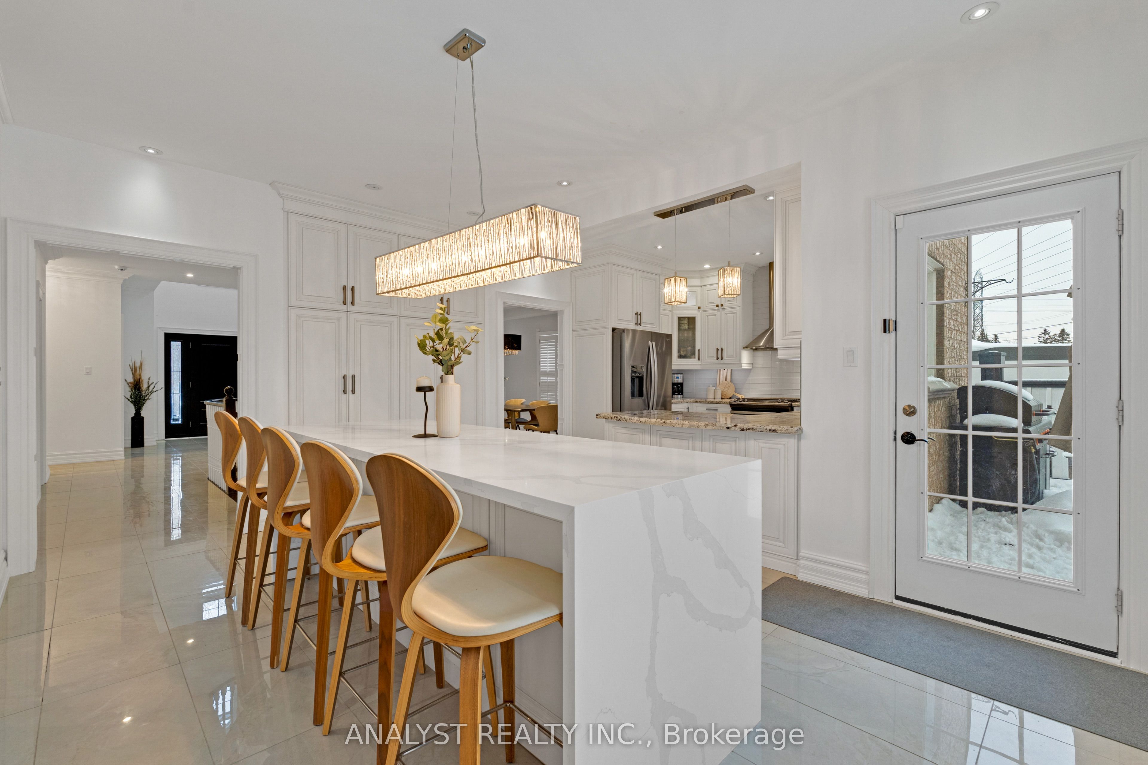 43 Carstad Crescent Property Photo 1