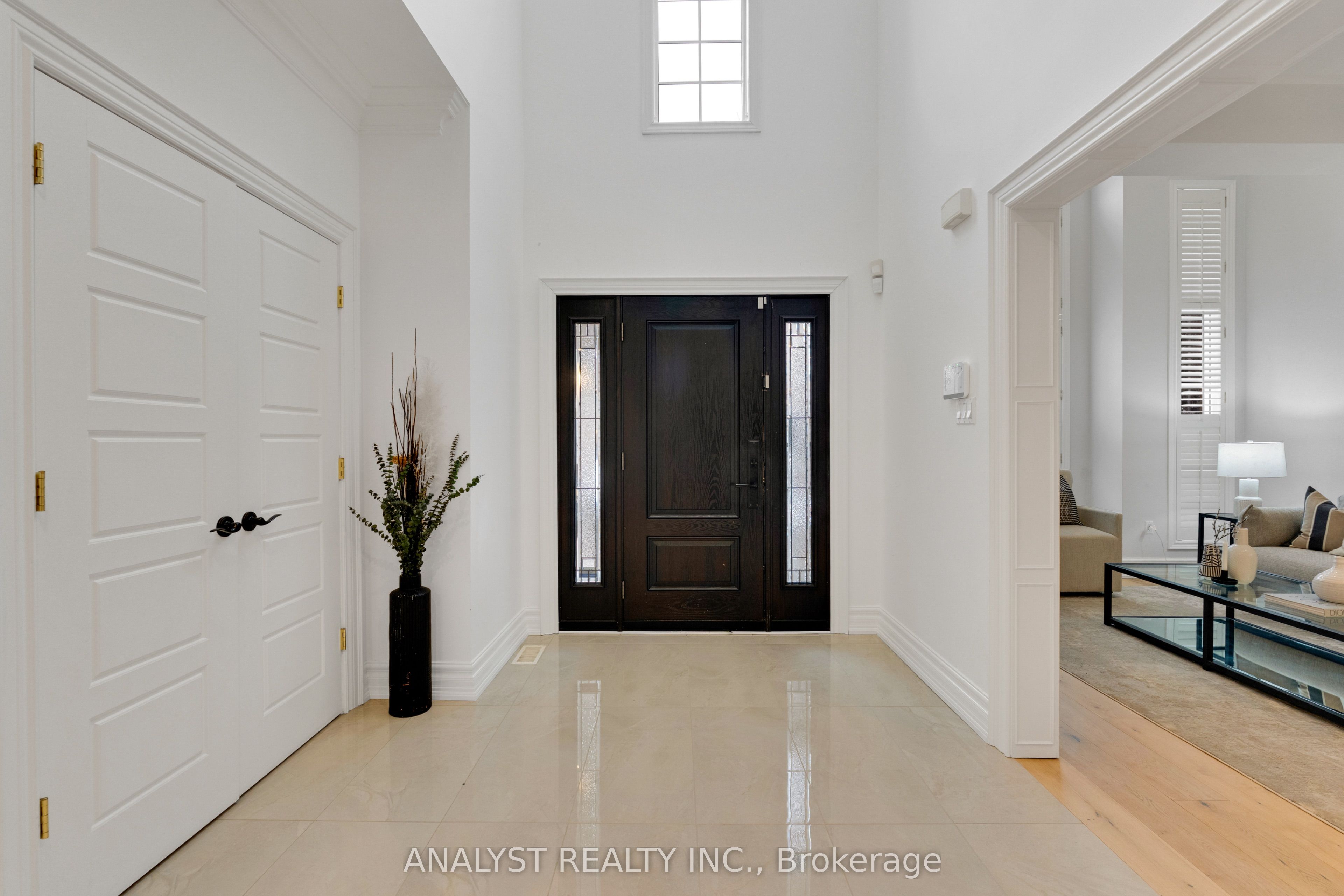 43 Carstad Crescent Property Photo 4