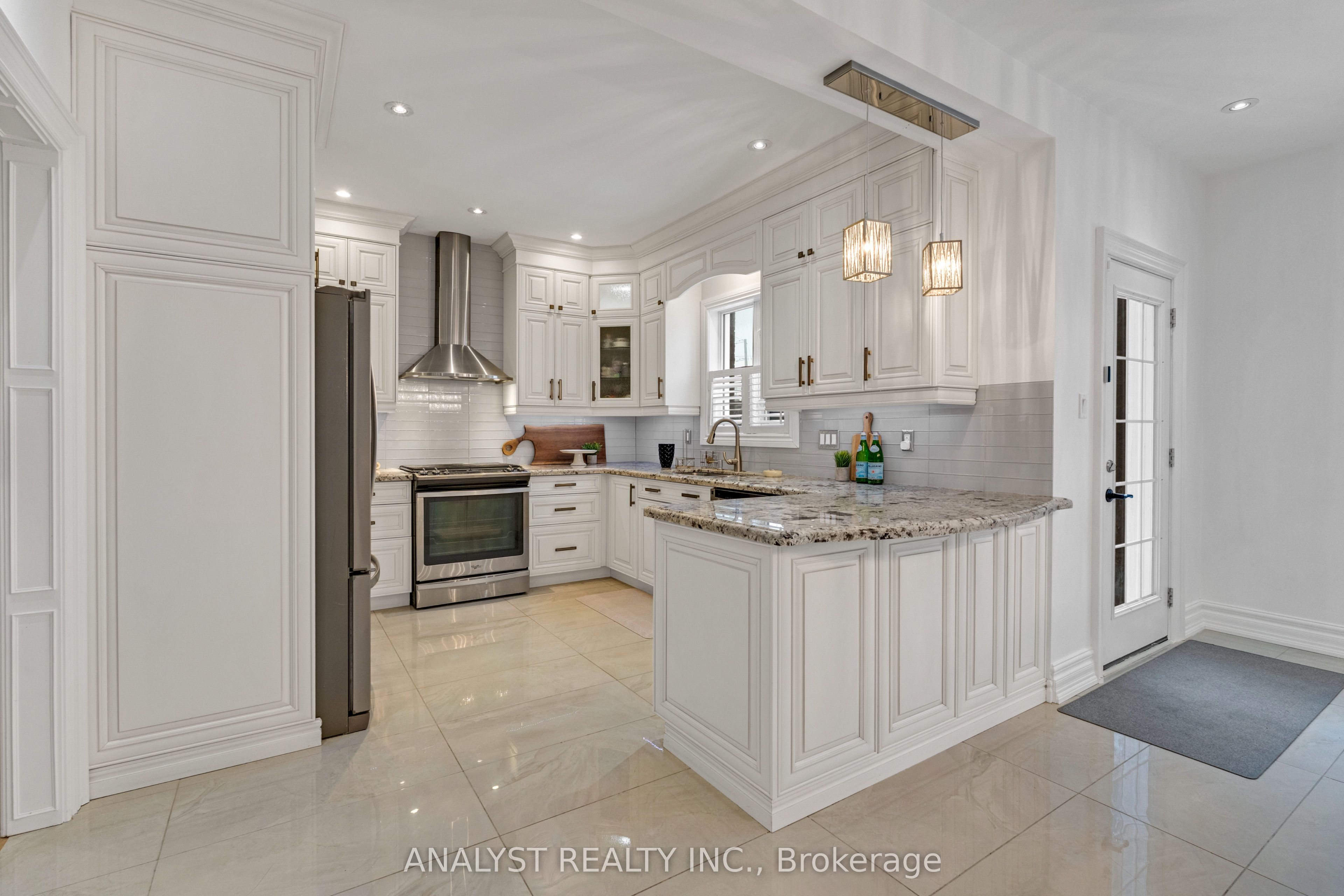 43 Carstad Crescent Property Photo 10
