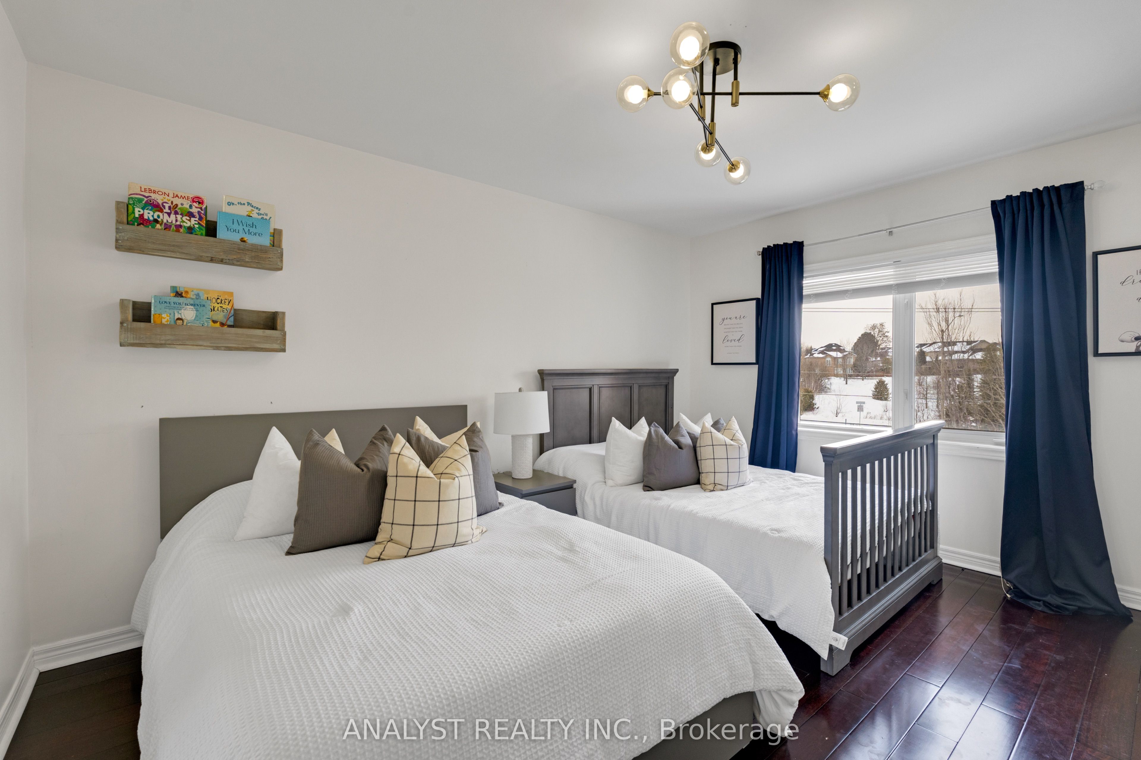 43 Carstad Crescent Property Photo 24