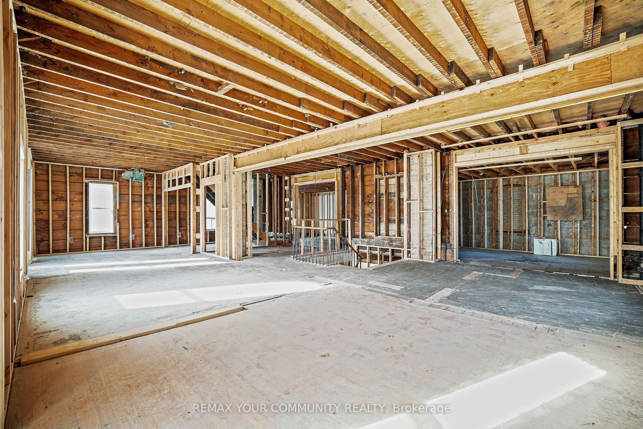 171 Main Street S Property Photo 12