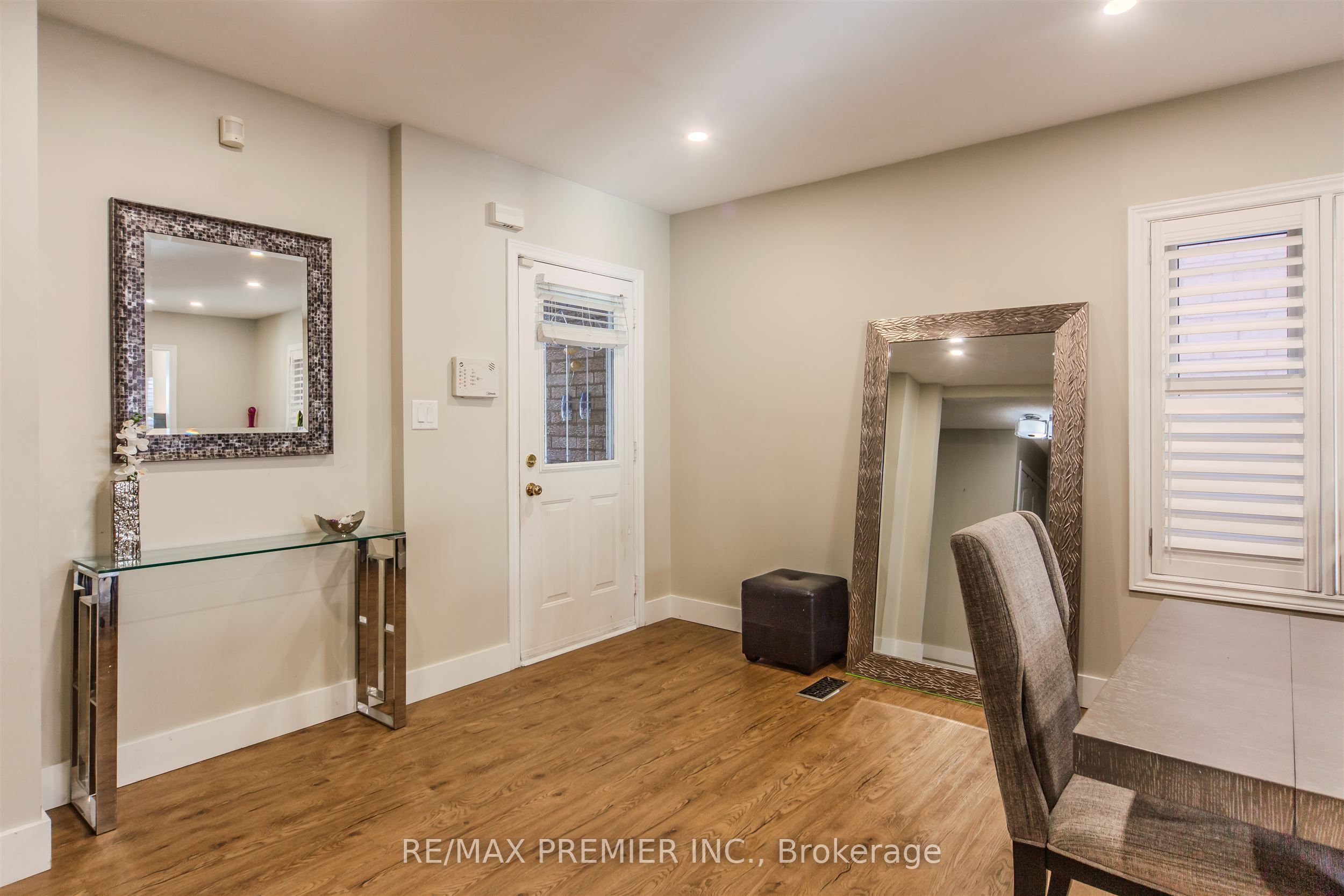 17 Villandry Crescent Property Photo 3