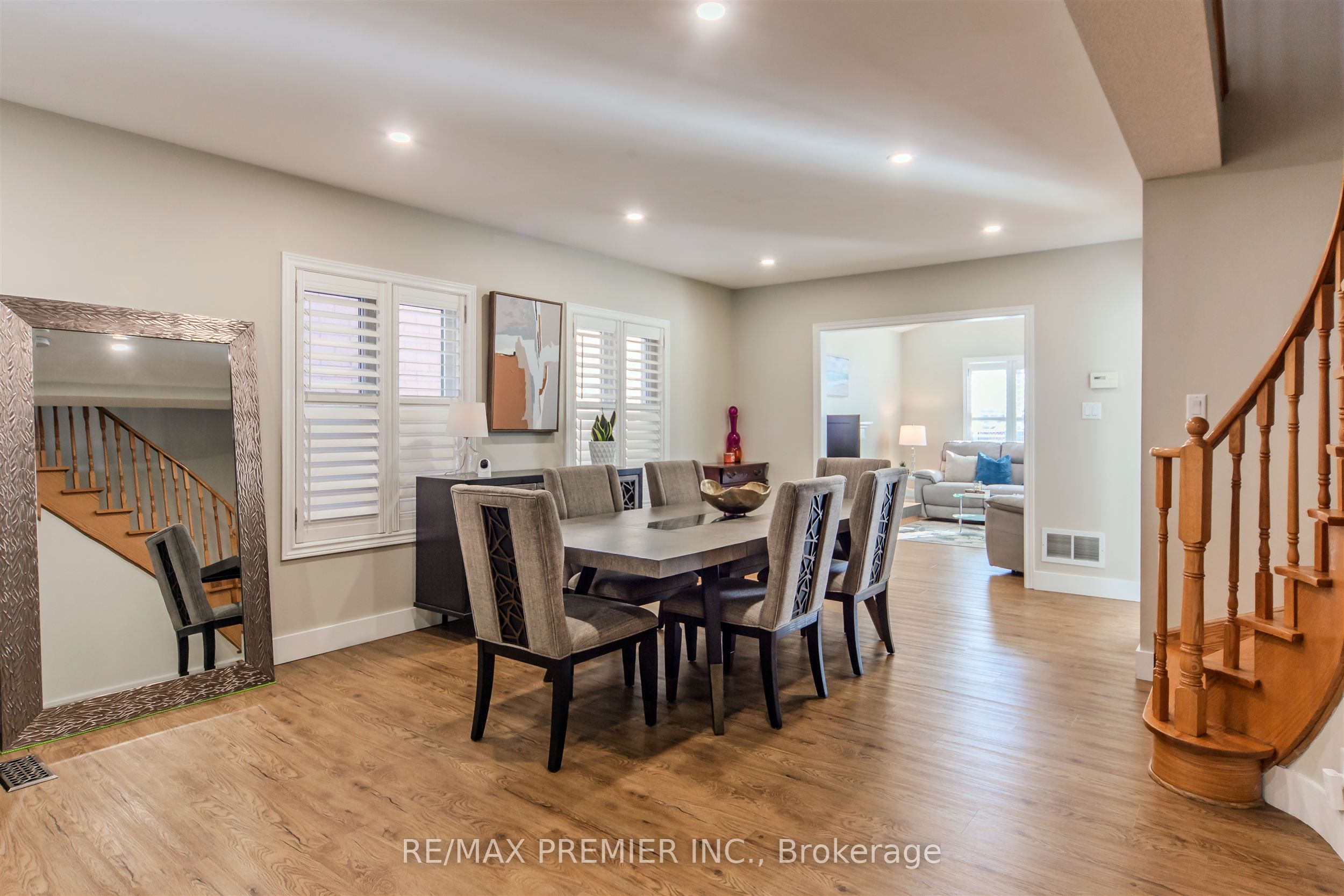 17 Villandry Crescent Property Photo 4