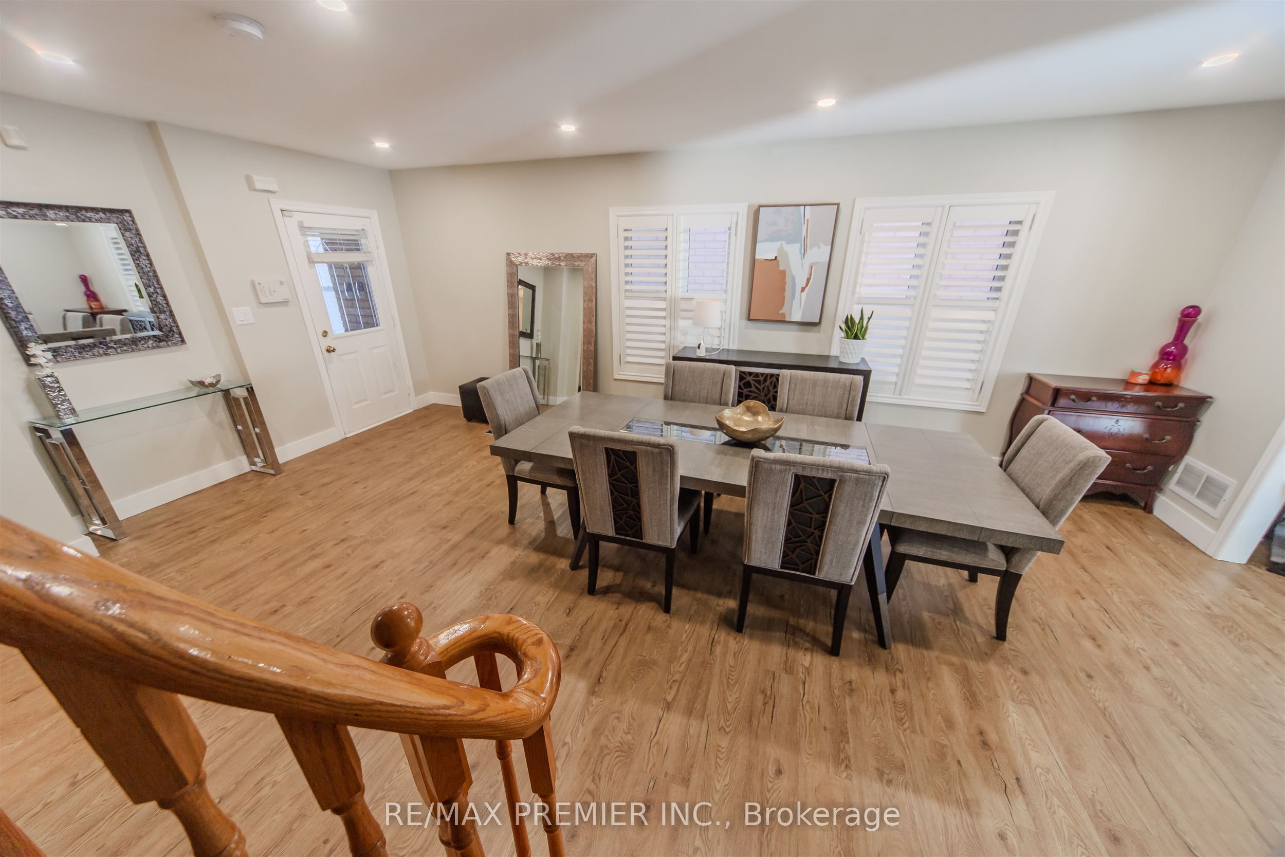 17 Villandry Crescent Property Photo 5