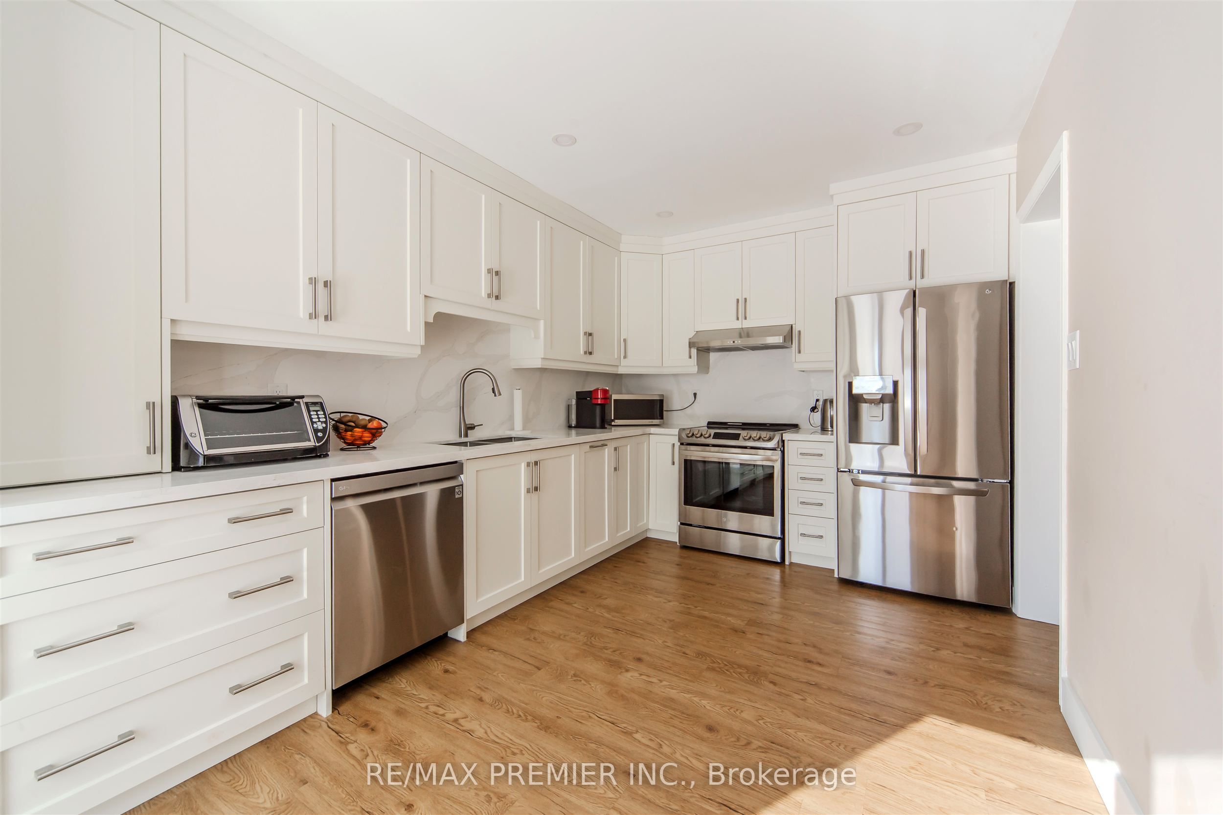 17 Villandry Crescent Property Photo 10