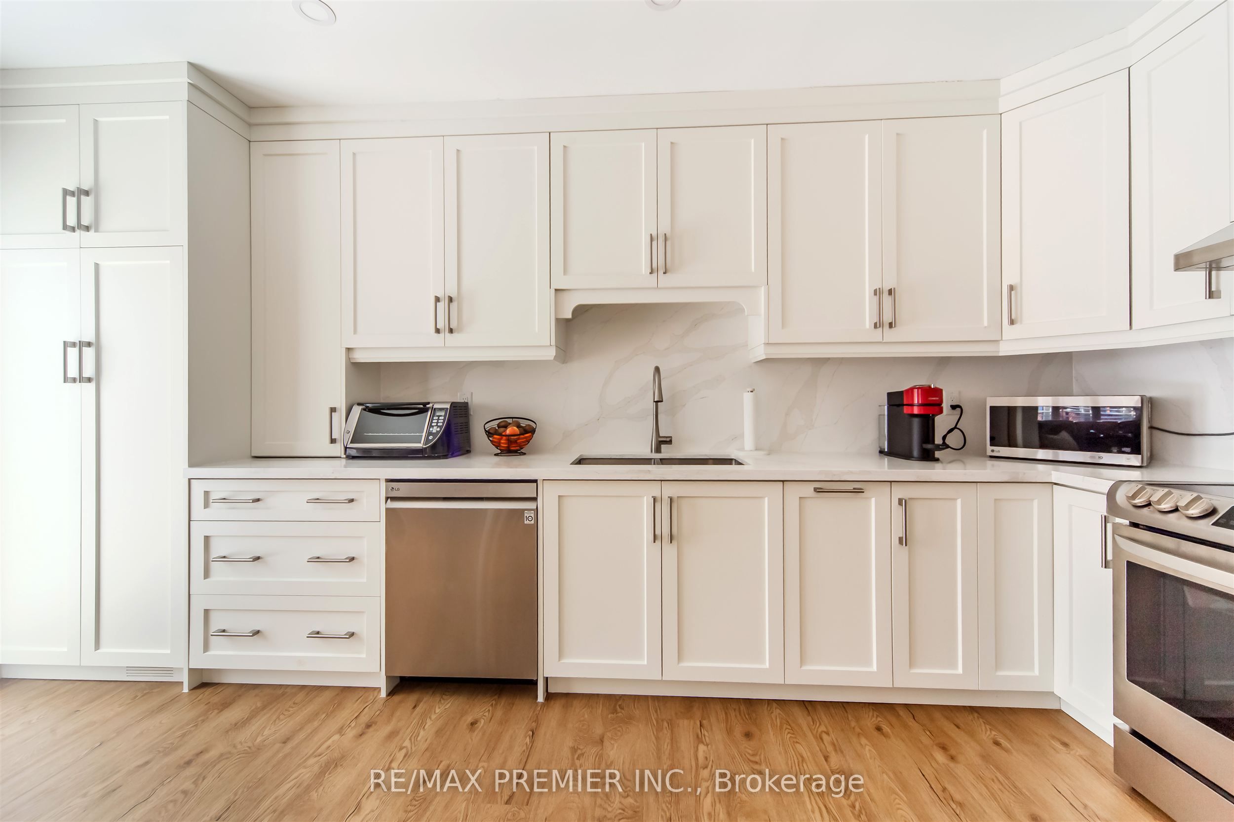17 Villandry Crescent Property Photo 11
