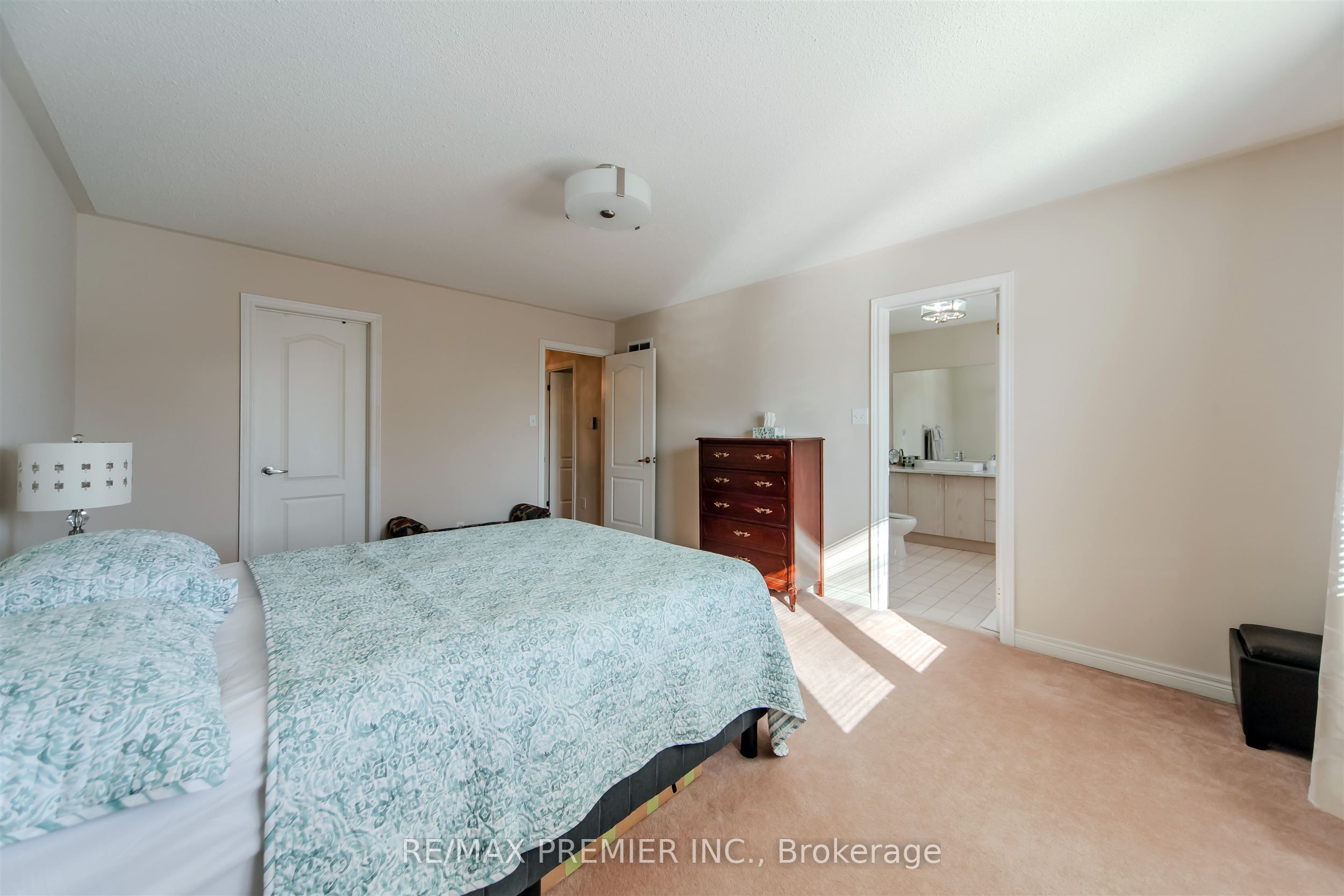 17 Villandry Crescent Property Photo 17