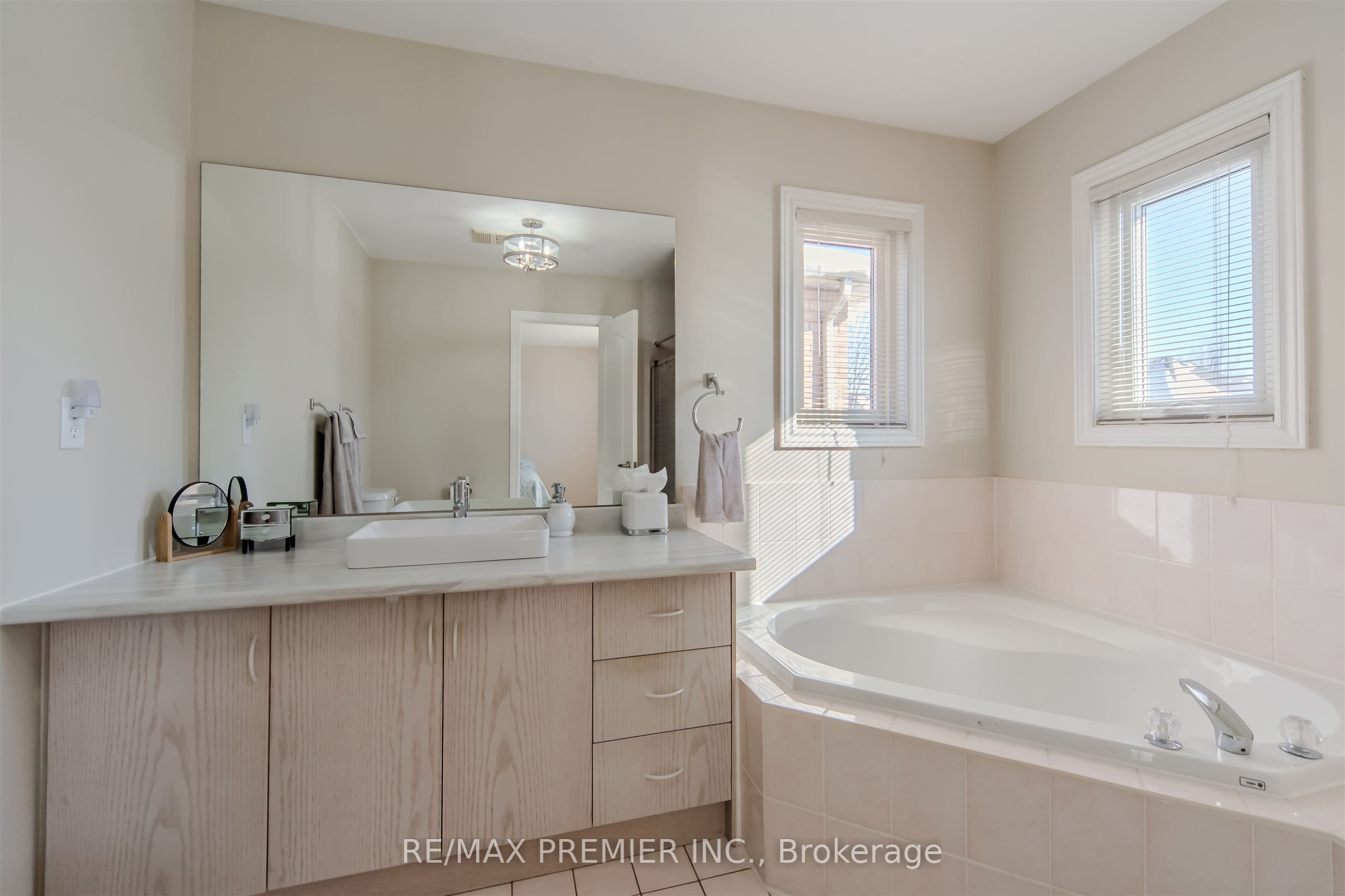 17 Villandry Crescent Property Photo 20