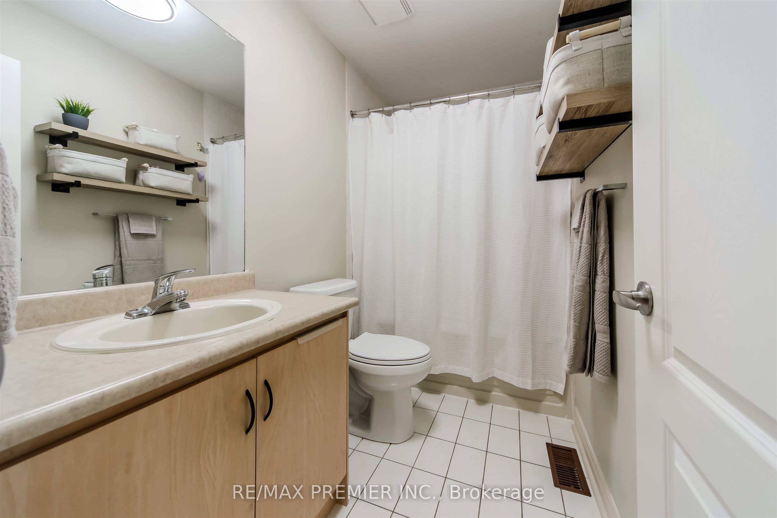 17 Villandry Crescent Property Photo 25