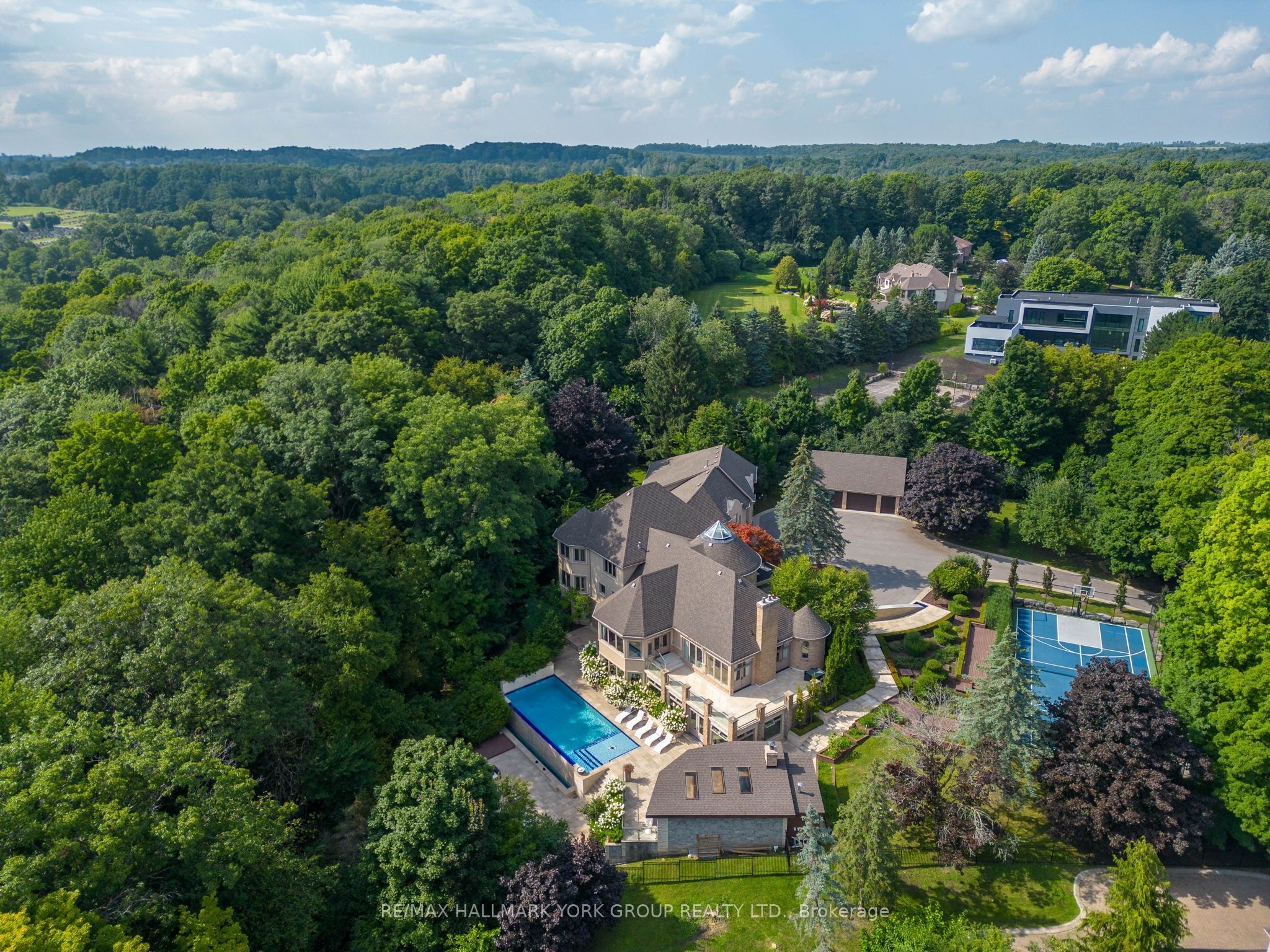 24 Dew Drop Court Property Photo 2