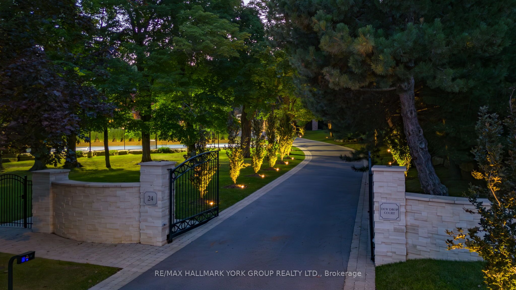 24 Dew Drop Court Property Photo 3