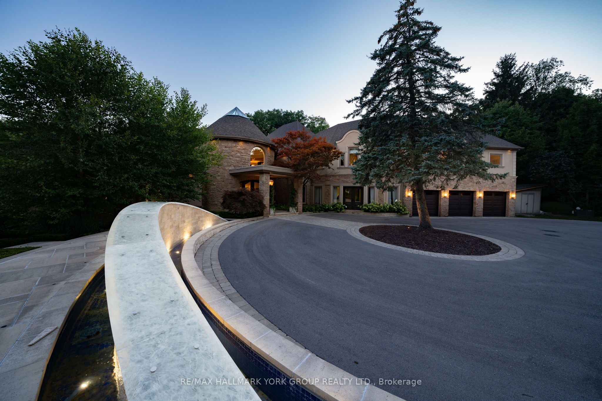 24 Dew Drop Court Property Photo 4